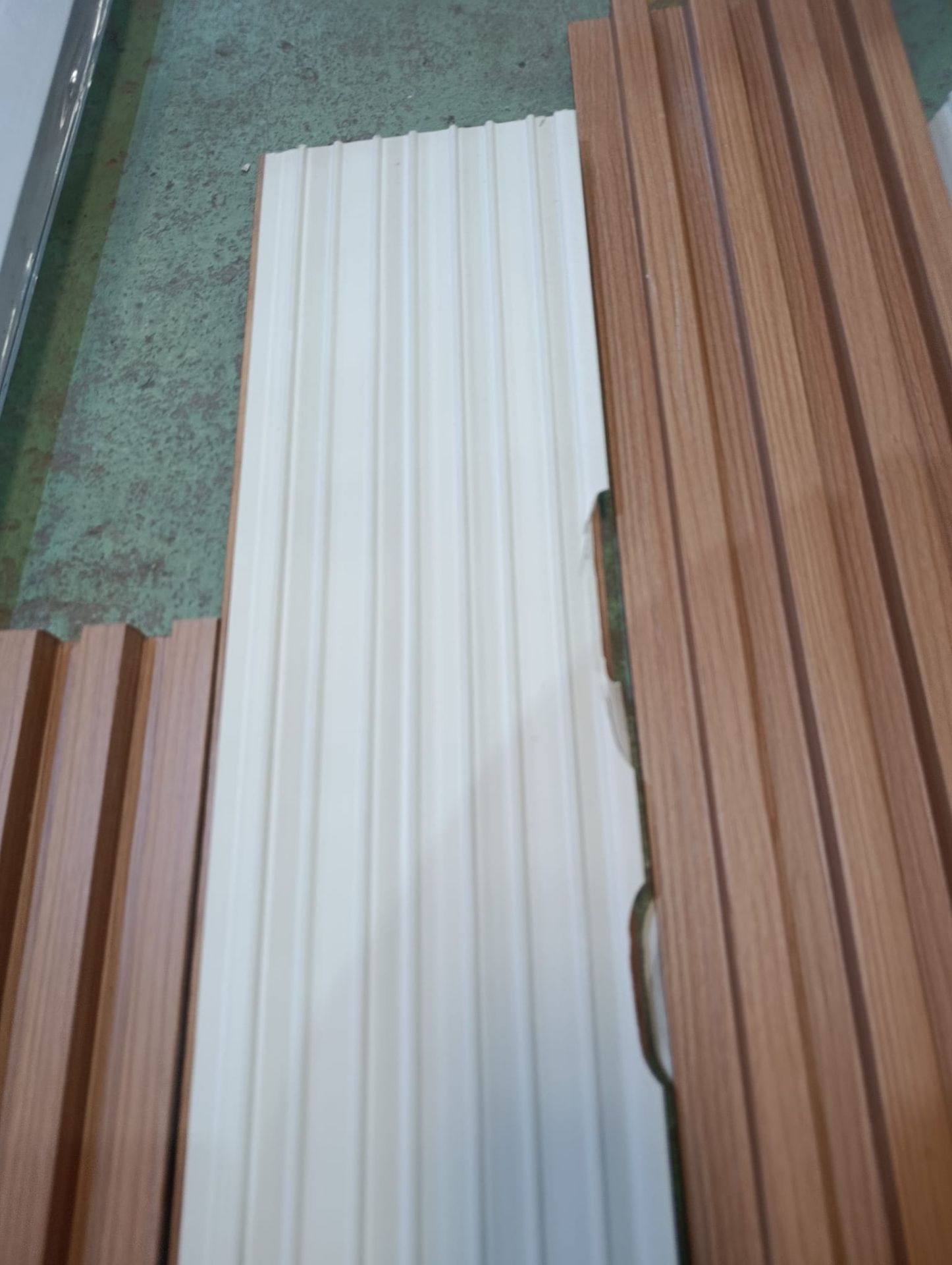 [OUT] Panel decorativo WPC 2900×160×23mm — WPC03