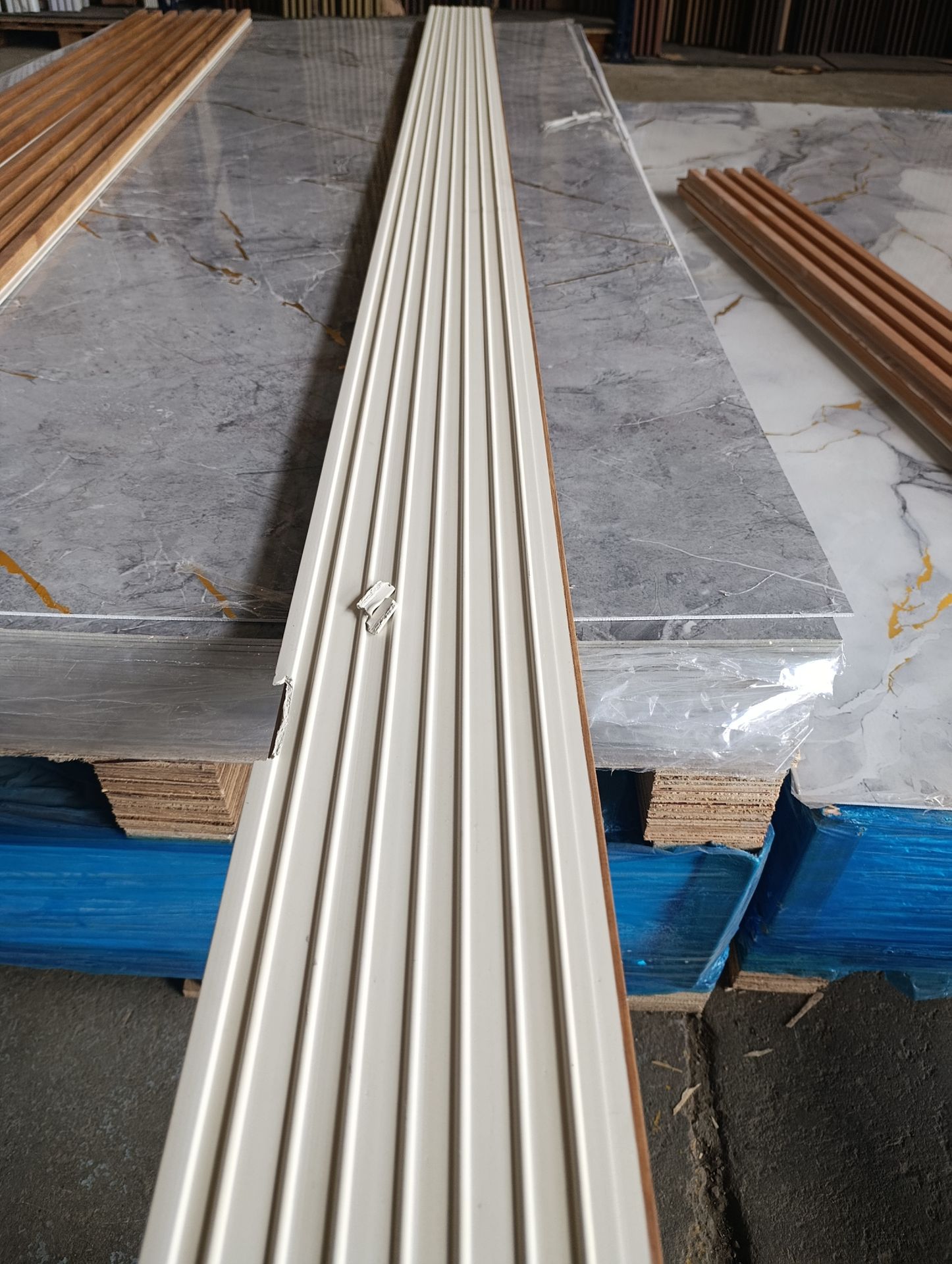 [OUT] Panel decorativo WPC 2900×160×23mm — WPC05