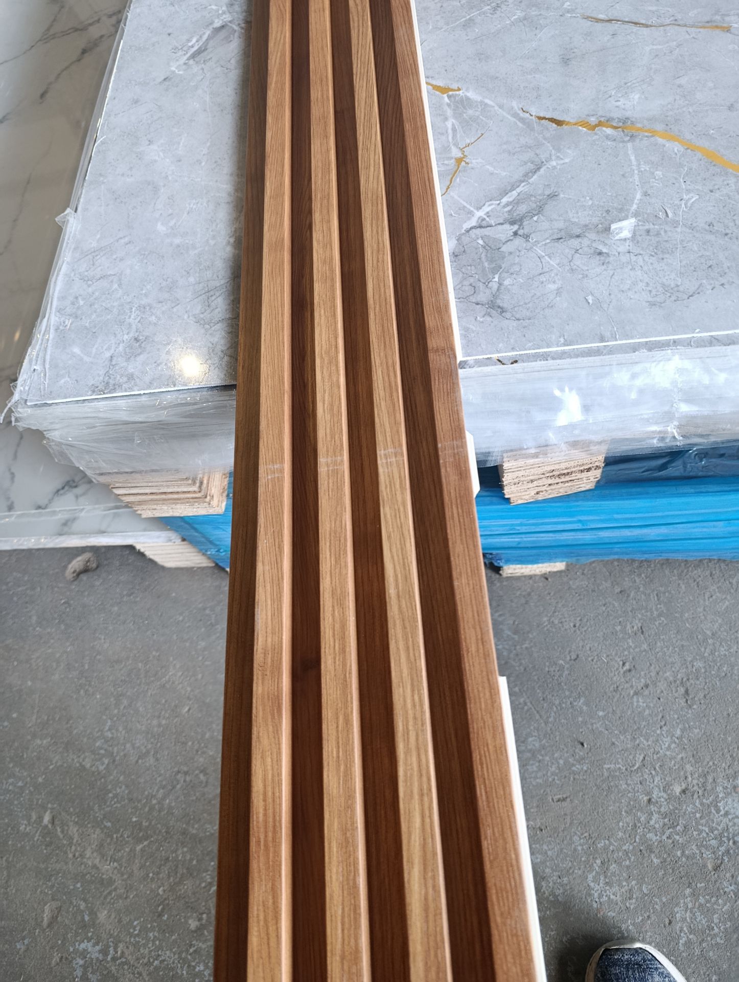 [OUT] Panel decorativo WPC 2900×160×23mm — WPC05
