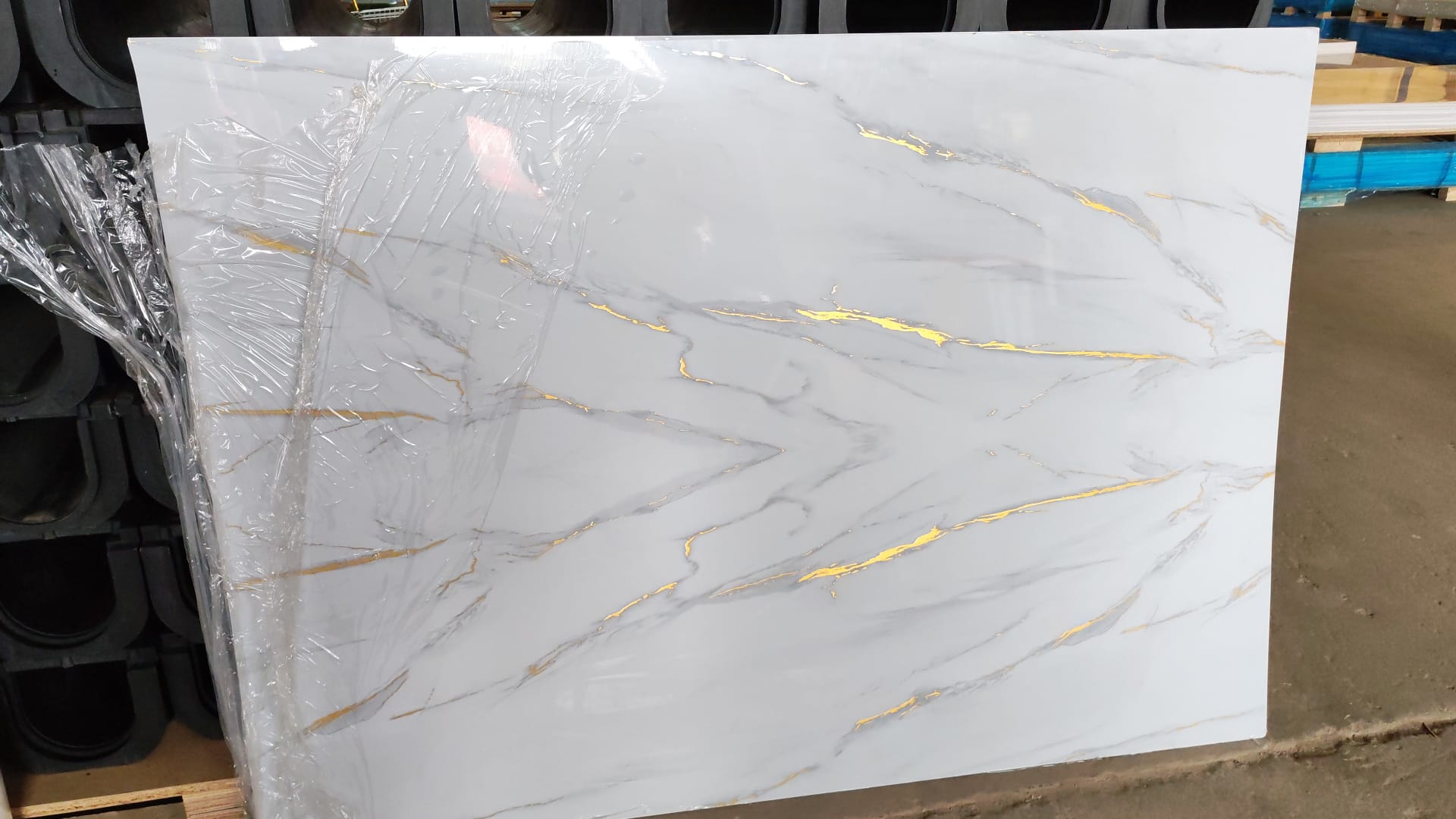 [OUT] Placa Pvc (L9002) Marmol UV 1.22 x 2.44 m